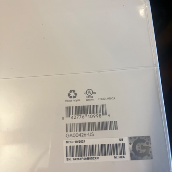 Google Nest Hub Max - Picture 3 of 3